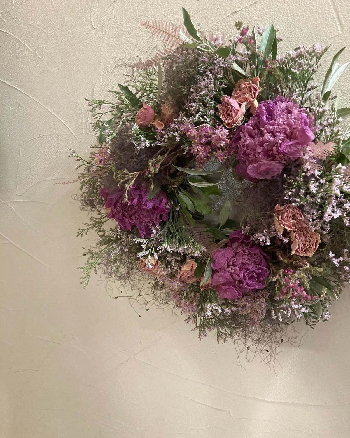 スターチスと薔薇のドライミックスリース | 街角花屋 floRalies STORE