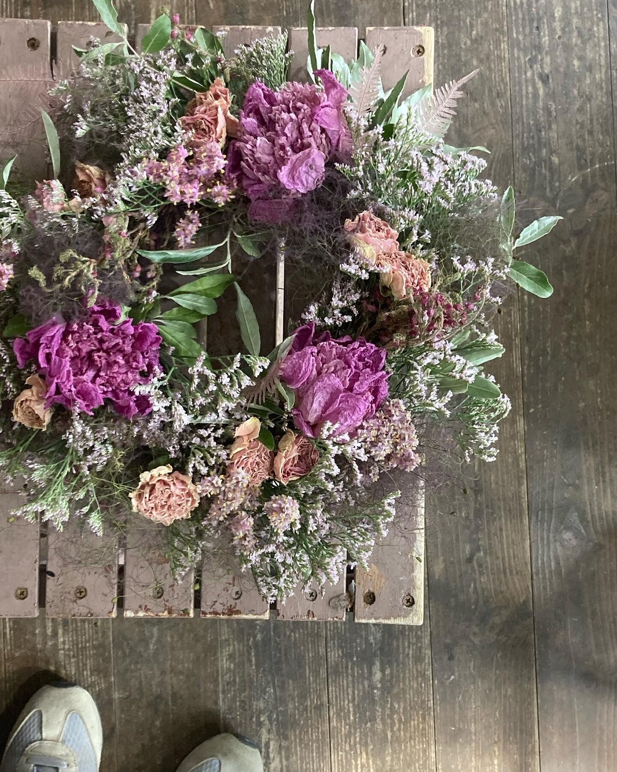 スターチスと薔薇のドライミックスリース | 街角花屋 floRalies STORE