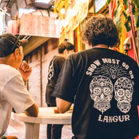 "SHOW MUST GO ON" SKULL SHORT SLEEVE