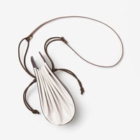 TANGO Pouch / White × D Brown