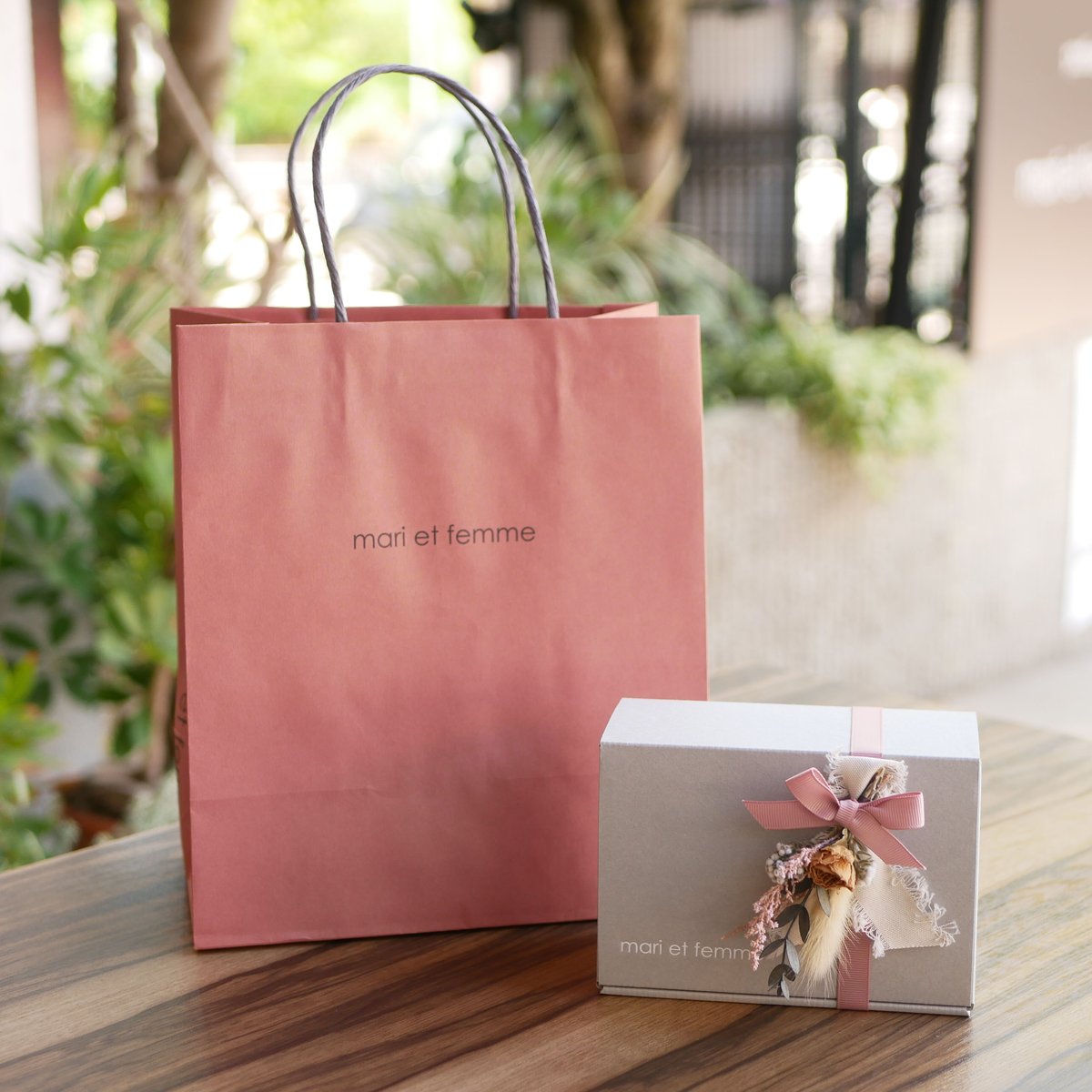 Flower Box | mari et femme