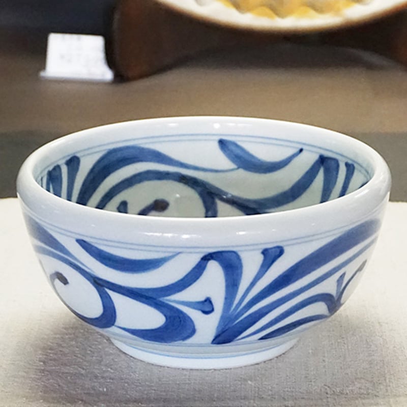 和食器 砥部焼 梅山窯 ボール 17cm 内外 唐草 | うつわの店 クラフト