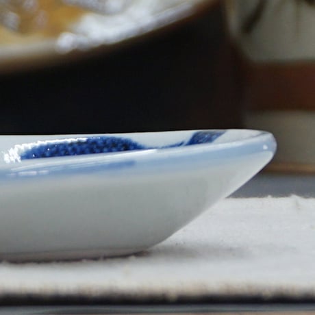 和食器 砥部焼 梅山窯 小皿 11cm 布目 一つ唐草