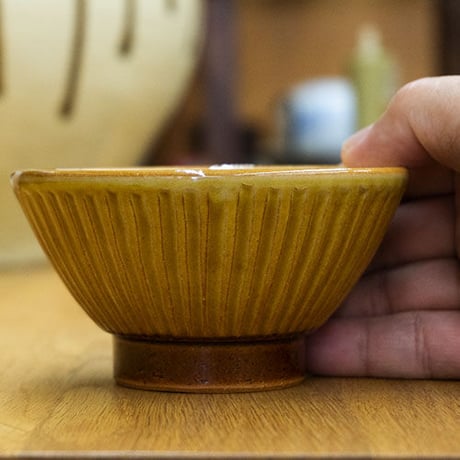和食器 布志名焼 湯町窯 茶碗 小 10.5cm しのぎ 黄釉