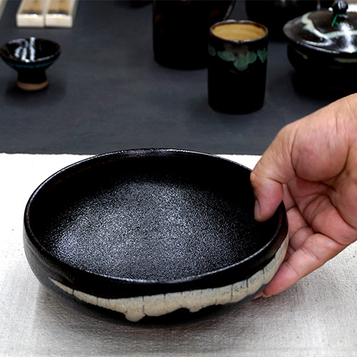 和食器 龍門司焼 大鉢 17cm 黒釉白流 | うつわの店 クラフトなかつか