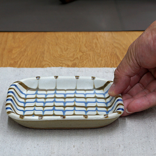 和食器 布志名焼 袖師窯 中角皿 13cm スリップ 白 | うつわの店 和食器 布志名焼 袖師窯 中角皿 13cm スリップ 白 | うつわの店