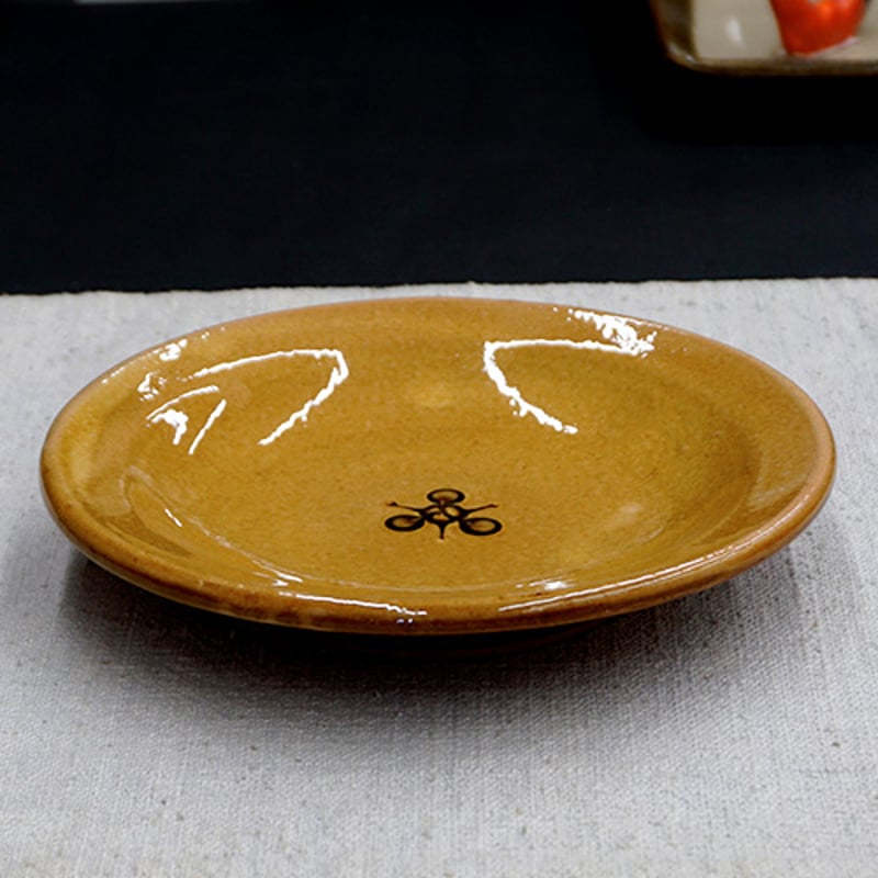 和食器 布志名焼 湯町窯 中皿 15cm 花紋濃茶 黄釉 | うつわの店