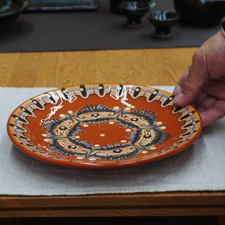 食器 ブルガリア トロヤン 大皿 21cm ブラウン スリップウェア