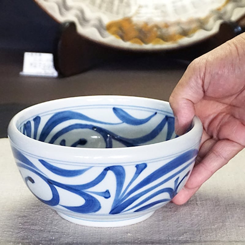 和食器 砥部焼 梅山窯 ボール 17cm 内外 唐草 | うつわの店 クラフト