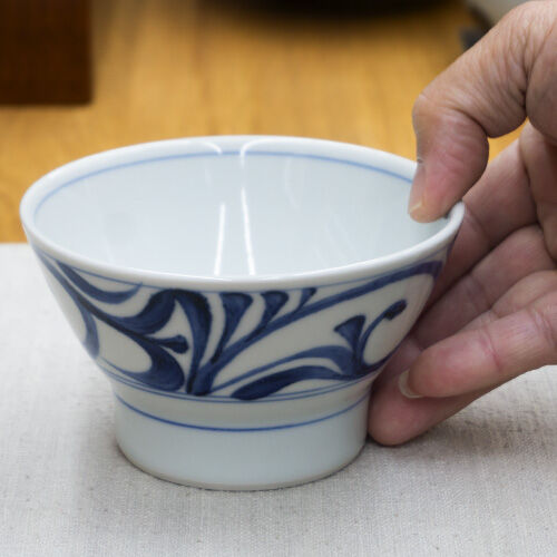 和食器 砥部焼 梅山窯 茶碗 大 12cm 唐草 | うつわの店 クラフト