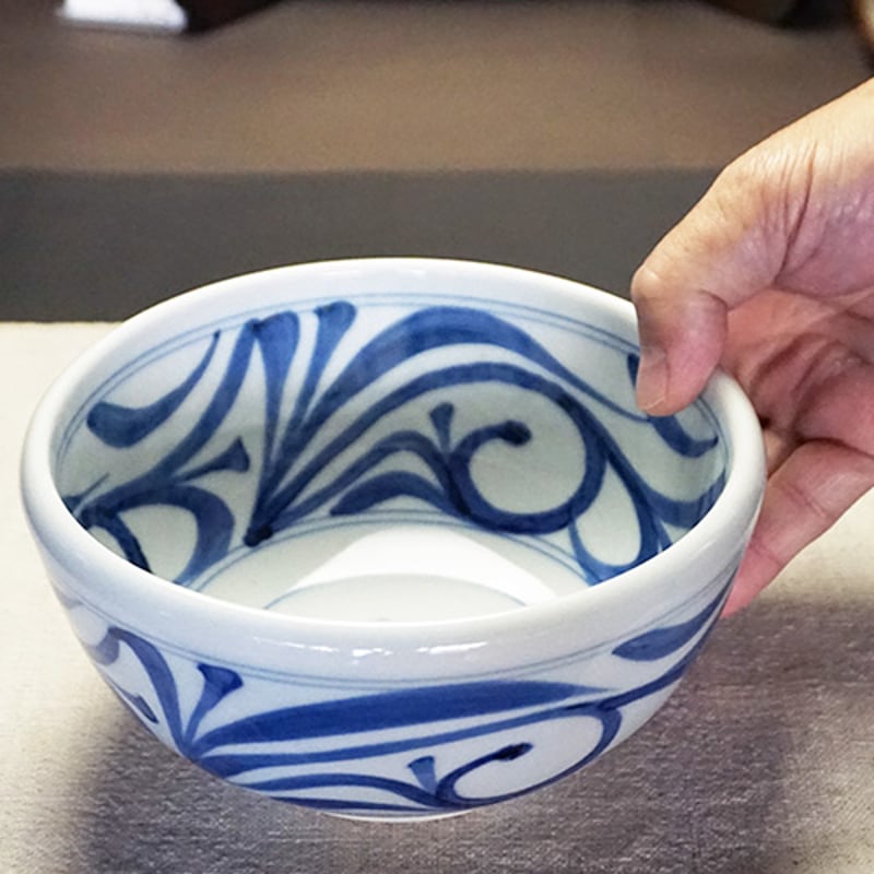 和食器 砥部焼 梅山窯 ボール 17cm 内外 唐草 | うつわの店 クラフト
