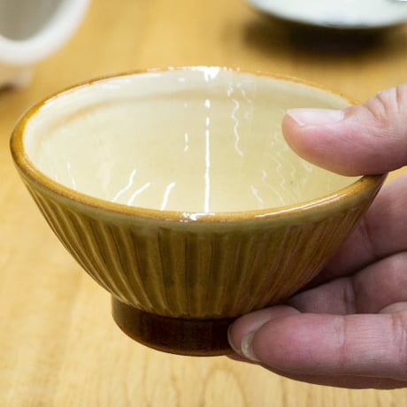 和食器 布志名焼 湯町窯 茶碗 小 10.5cm しのぎ 黄釉