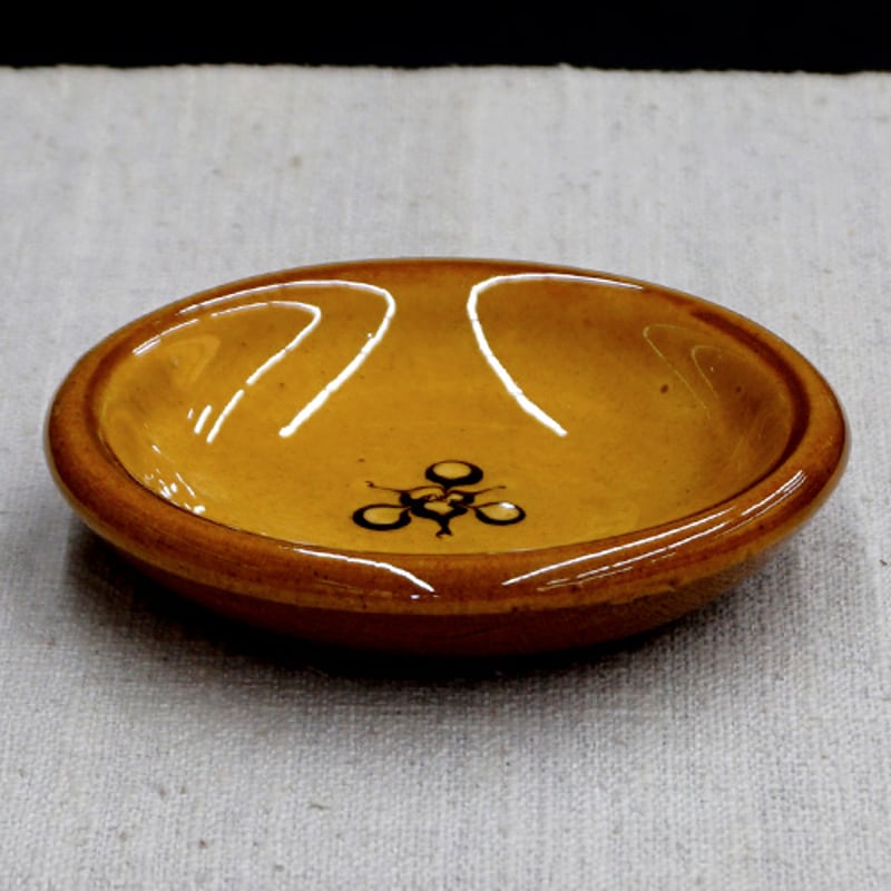 布志名焼　湯町窯　葡萄図飾皿 (30cm大皿)　福間琇士　今なら木製皿立付き 布志名焼 湯町窯 葡萄図飾皿 (30cm大皿) 福間琇士 今なら木製皿