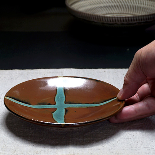 益子焼　柿釉深皿　作家物 和食器 益子焼 中皿 15cm 柿釉 十字紋 | うつわの店 クラフトなかつか