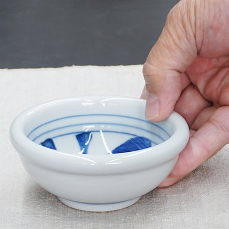 和食器 砥部焼 梅山窯 小鉢 10cm 玉渕 内唐草
