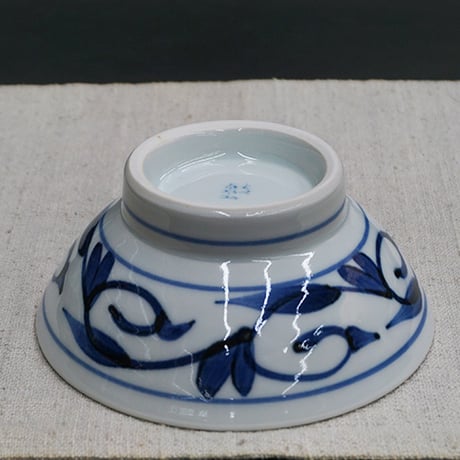 和食器 砥部焼 貞山窯 茶碗 中 13cm 唐草