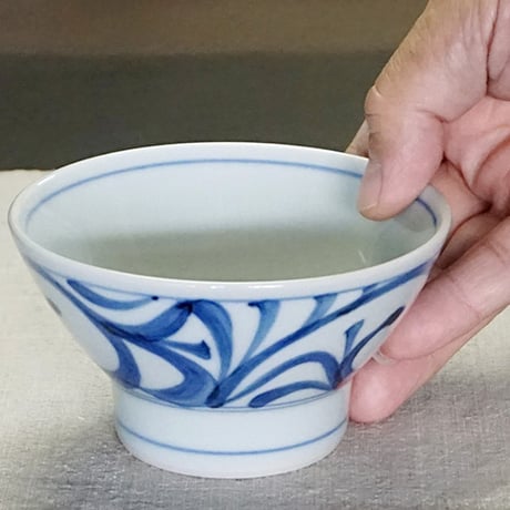 和食器 砥部焼 梅山窯 茶碗 小 11cm 唐草