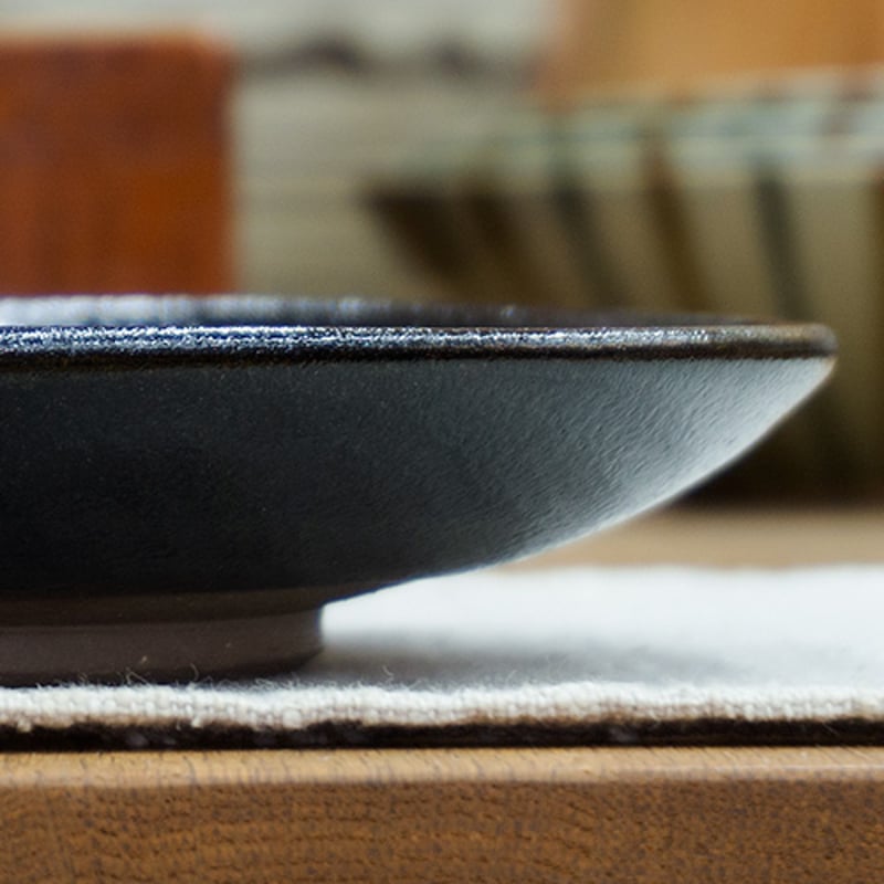 和食器 龍門司焼 大皿 18cm 黒釉白流 | うつわの店 クラフトなかつか
