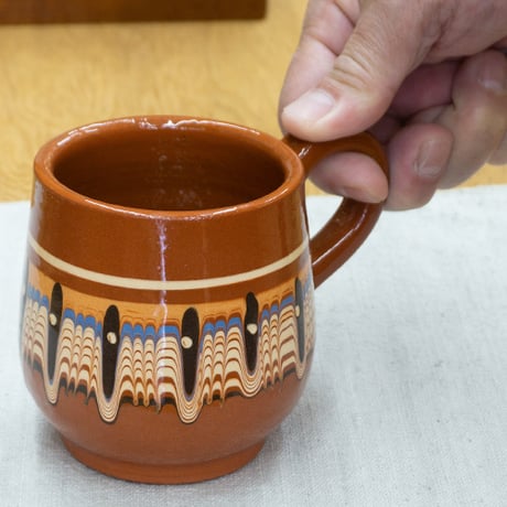食器 ブルガリア トロヤン マグカップ  ブラウン スリップウェア