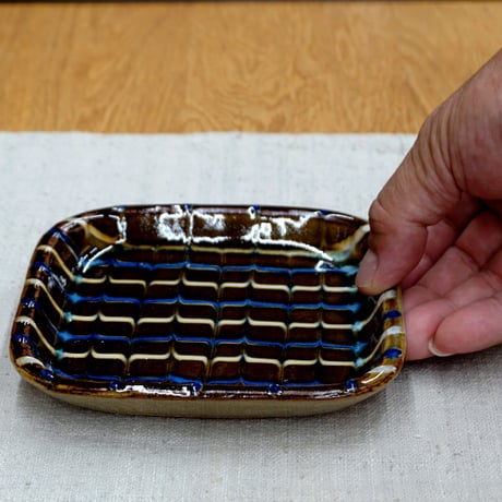 和食器 布志名焼 袖師窯 中角皿 13cm スリップ 飴