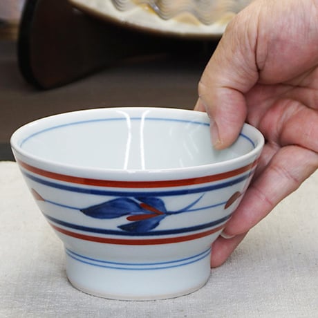 和食器 砥部焼 梅山窯 茶碗 小 11cm 赤線 三つ葉