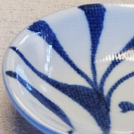 和食器 砥部焼 梅山窯 小皿 11cm 布目 一つ唐草