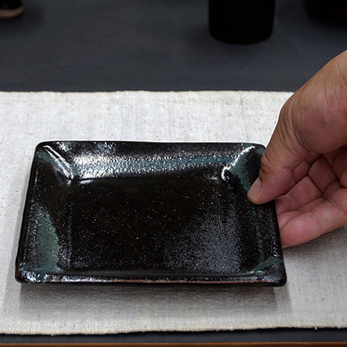 和食器 龍門司焼 角 中皿 15cm 黒釉青流 | うつわの店 クラフトなかつか
