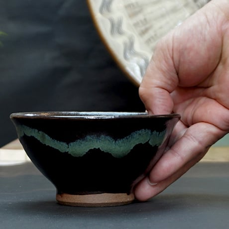 和食器 龍門司焼 茶碗 中 12cm 黒釉青流
