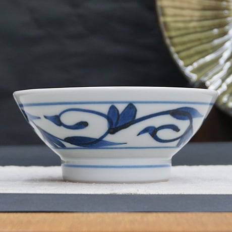 和食器 砥部焼 貞山窯 茶碗 中 13cm 唐草