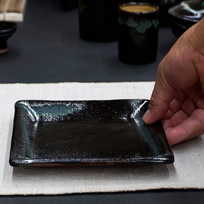 和食器 龍門司焼 角 中皿 15cm 黒釉青流 | うつわの店 クラフトなかつか