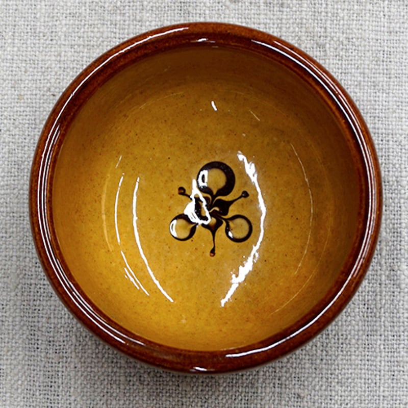 和食器　志野焼　絵志野　松文　雪輪形　菓子皿　五客　在銘　共箱　D　R7842 志野焼：志野千鳥文向付・瀧川恵美子《小鉢・16.5cm》 : 和食器