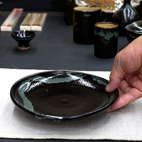 益子焼　黒釉流描皿　大皿 益子焼 黒釉8寸砂皿 24cm メイン皿 中皿 丈夫 厚みがある ましこ