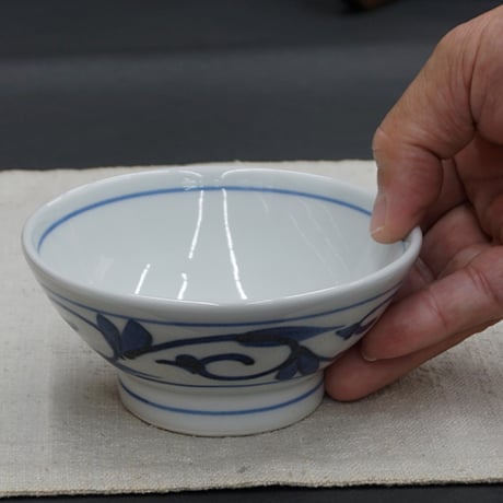 和食器 砥部焼 貞山窯 茶碗 小 11.5cm 唐草