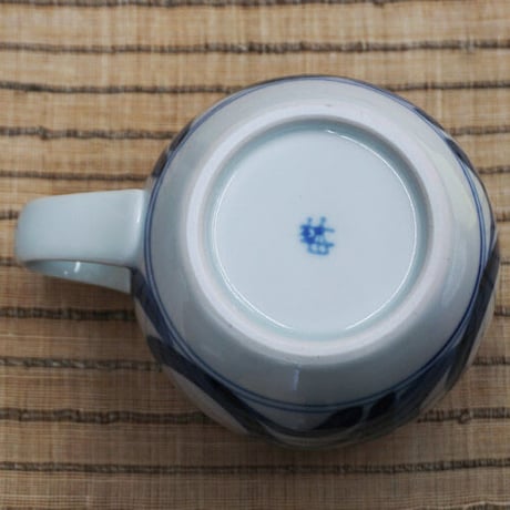 和食器 砥部焼 梅山窯 丸 マグカップ 200CC 唐草