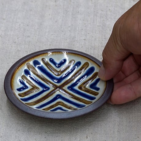 和食器 布志名焼 袖師窯 小皿 11cm 矢羽紋 スリップウエアー