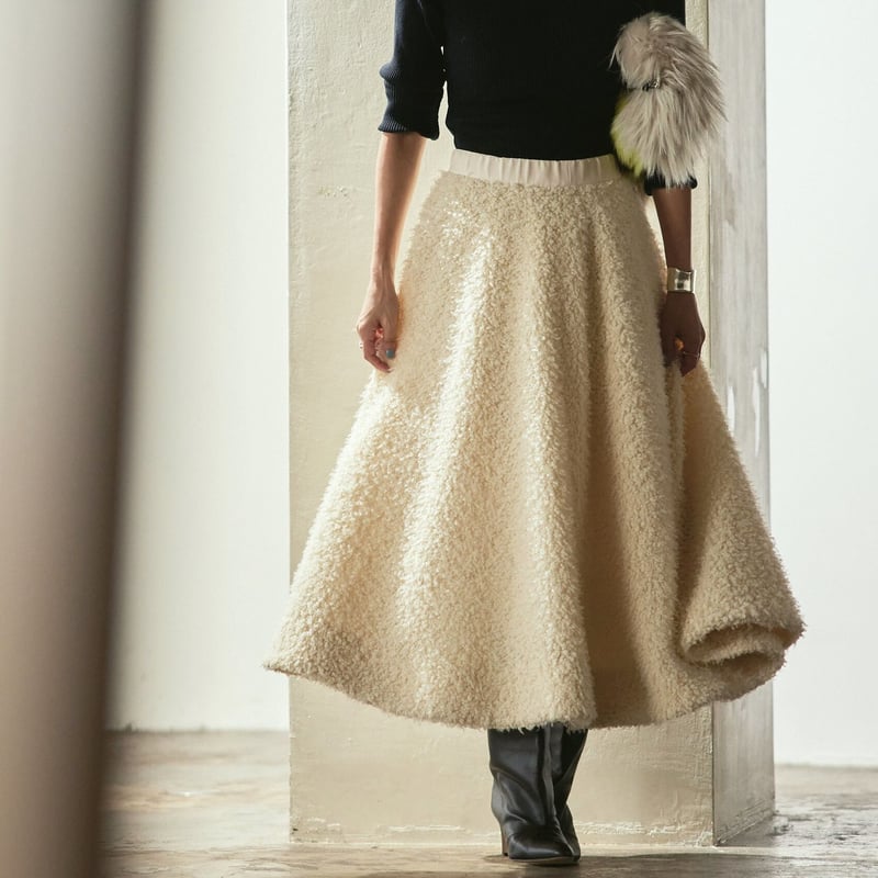 Fluffy skirt (white) | RIKO