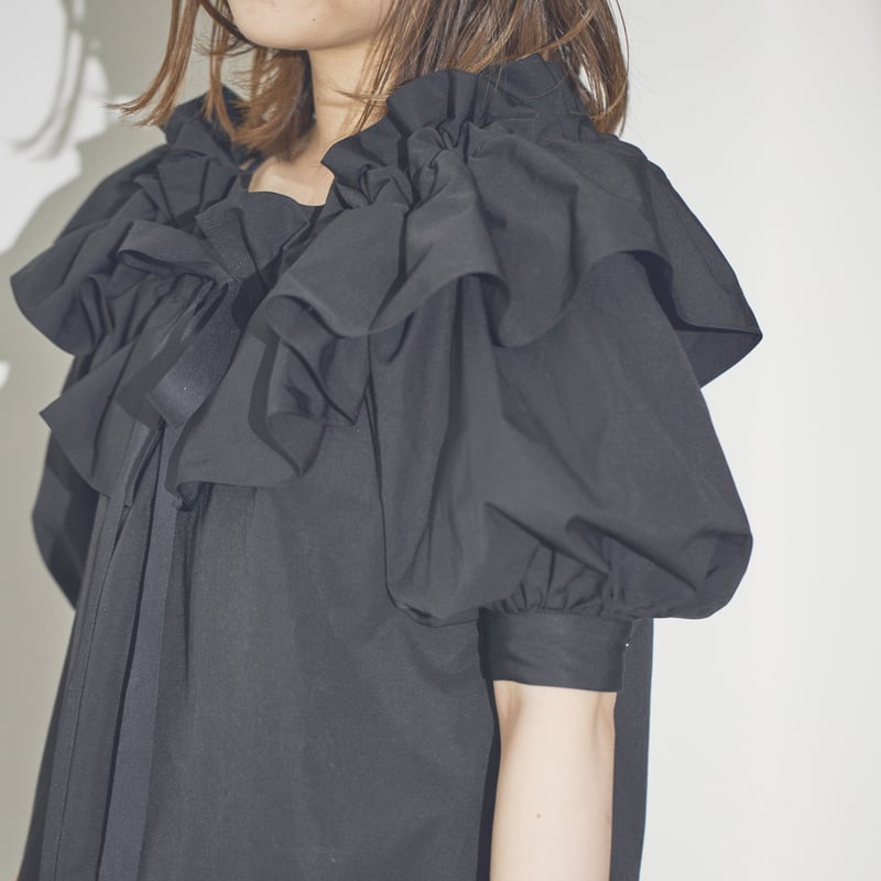 RIKO Wrapping ribbon blouse