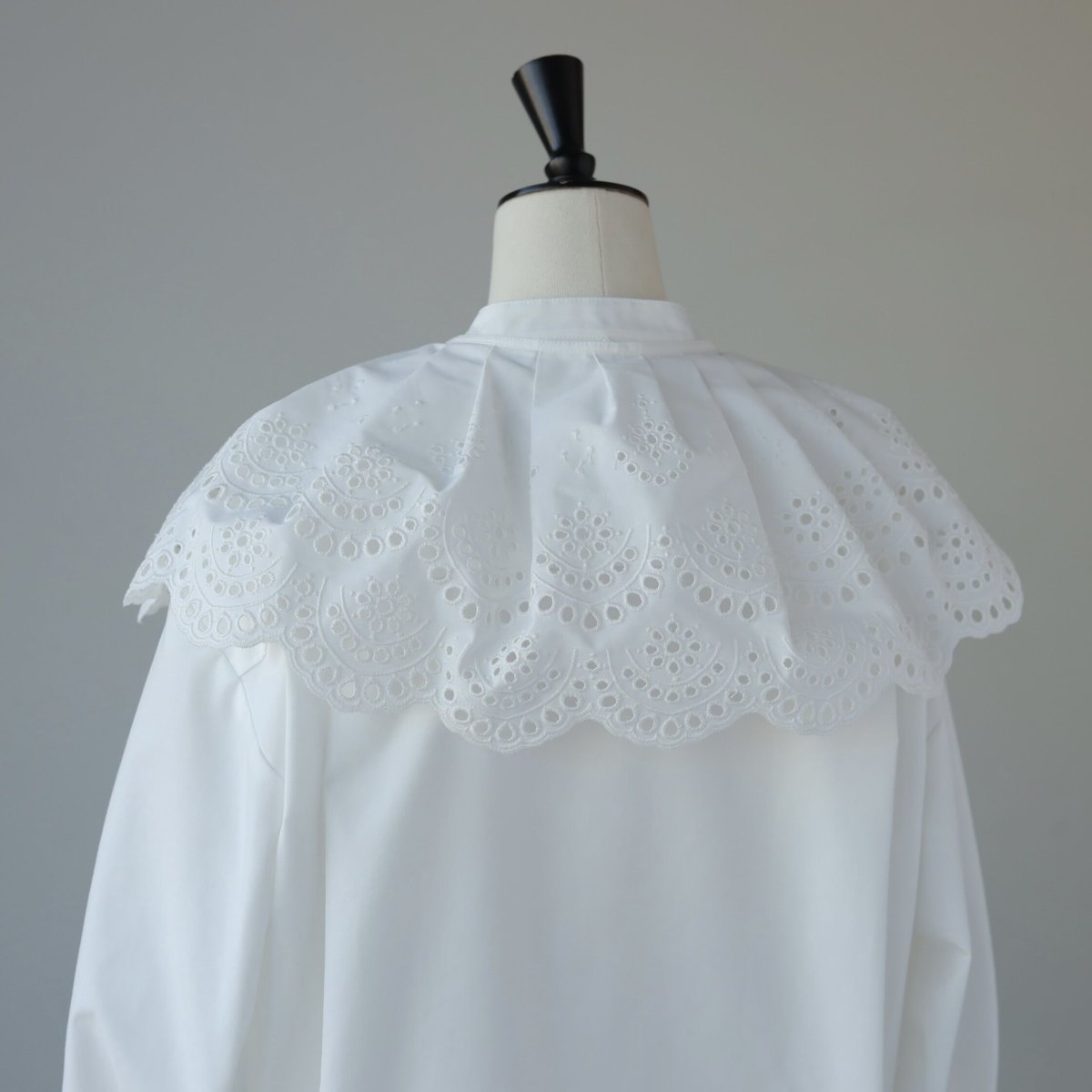 Detachable lace collar blouse | RIKO 