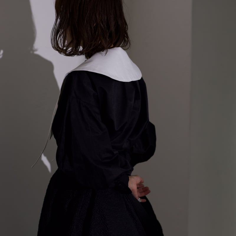 Scalloped sleeve blouse | RIKO