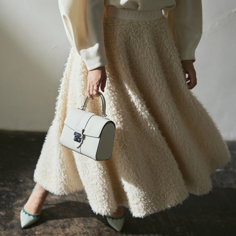 Fluffy skirt (white) | RIKO