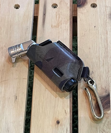 SOTO ST-485 COMPACT(コンパクト)・486 ACTIVE(アクティブ)マイクロトーチ用カバー（真鍮フック付） 迷彩 イタリアンレザー 日本製 SPO-013
