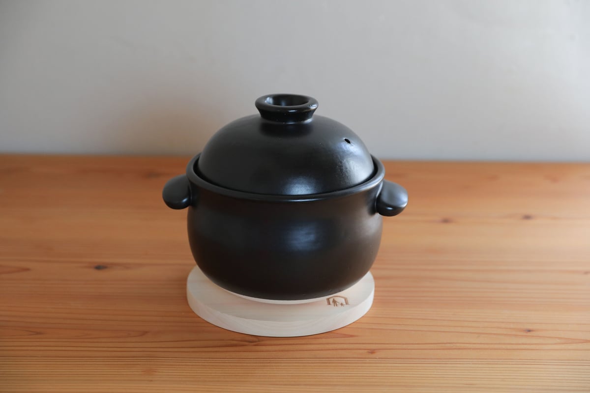 中型土鍋 黒と白の内側 中型土鍋 黒と白の内側