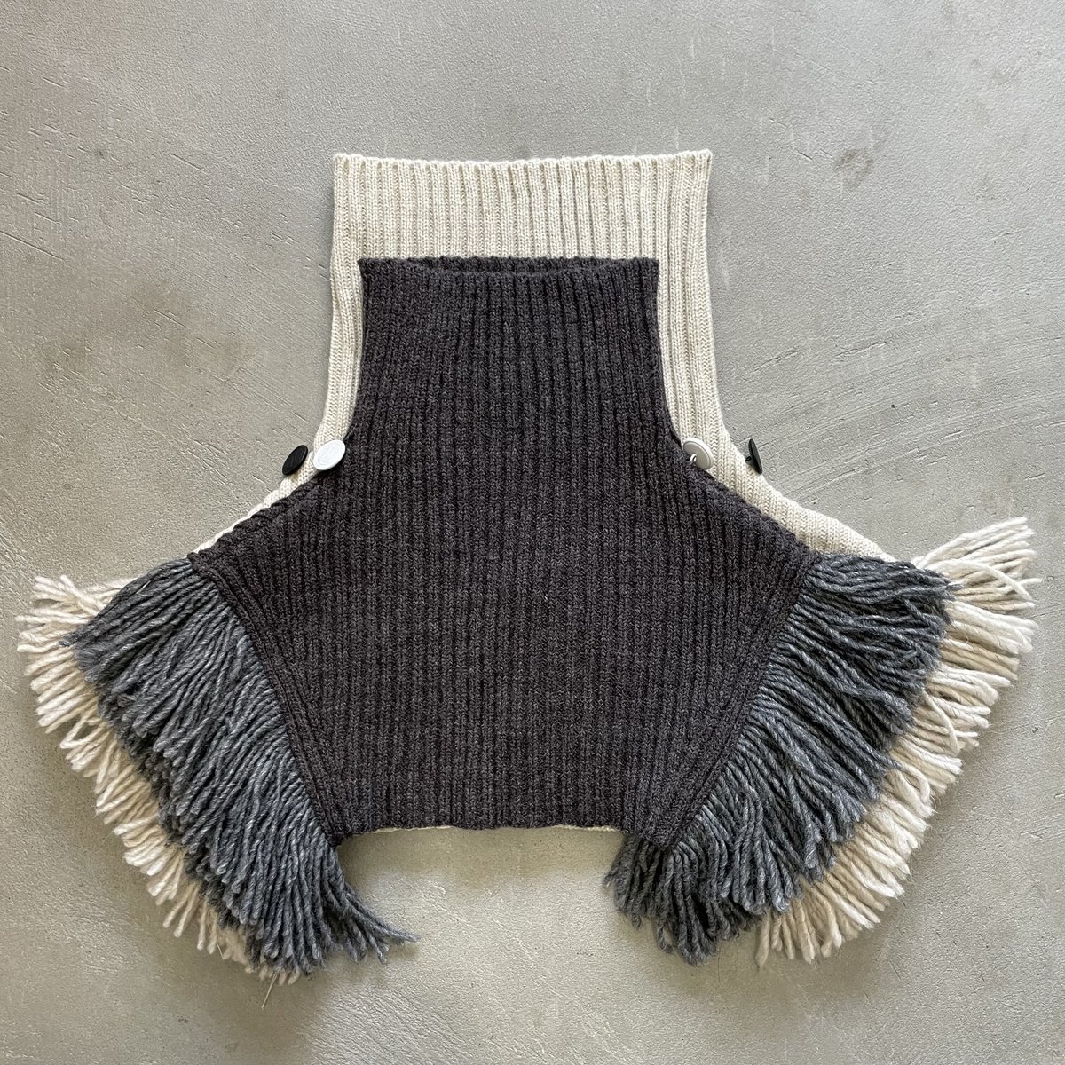 gray材質eLfinFolk  Rib knit Knight cape