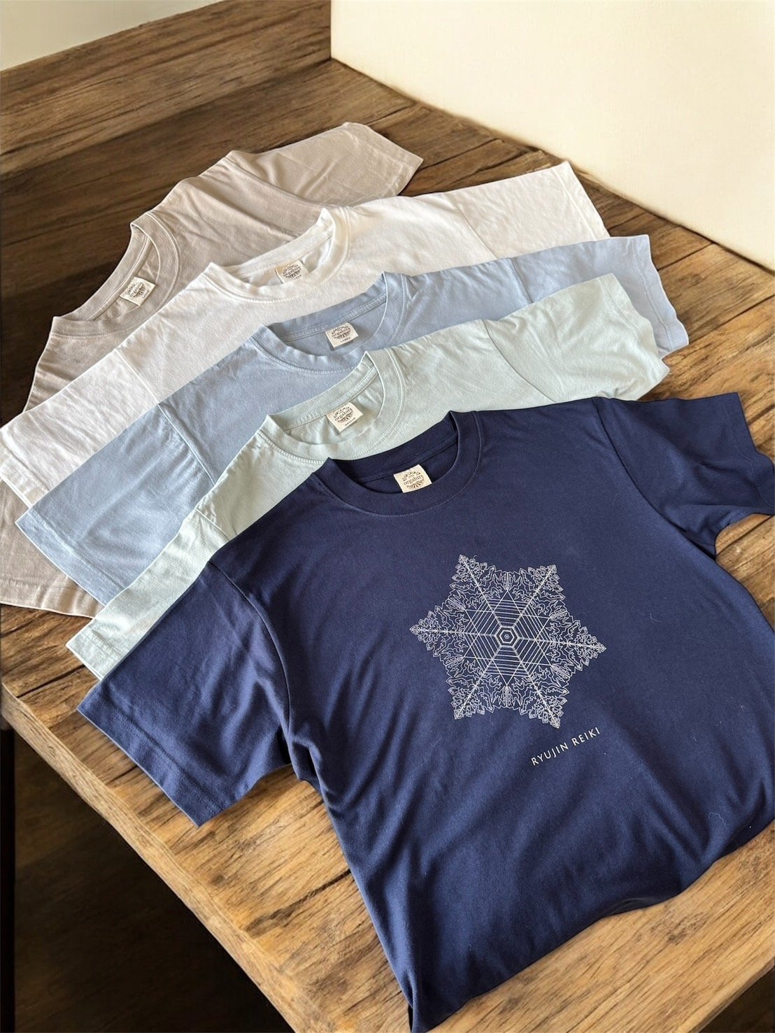 高波動「龍神」Tシャツ (ネイビー × シルバー結晶）フロント結晶