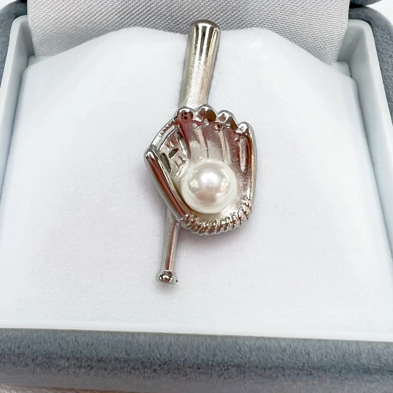 気品あるダイヤのタックブローチ 気品あるダイヤのタックブローチ 気品あるダイヤのタックブローチ Z