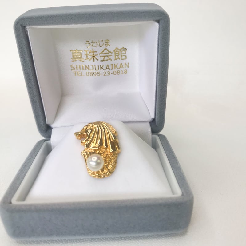 日本初公認 マーライオンタックブローチ | 真珠会館