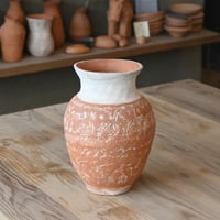 132 白化粧花瓶