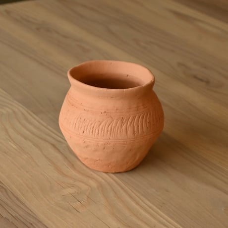 121 手びねり壺