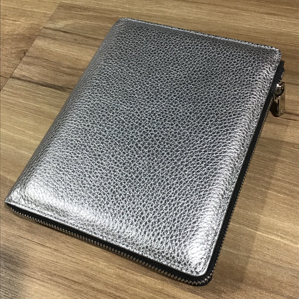クオバディス Lジップカバー メタリックレザー タイマー17