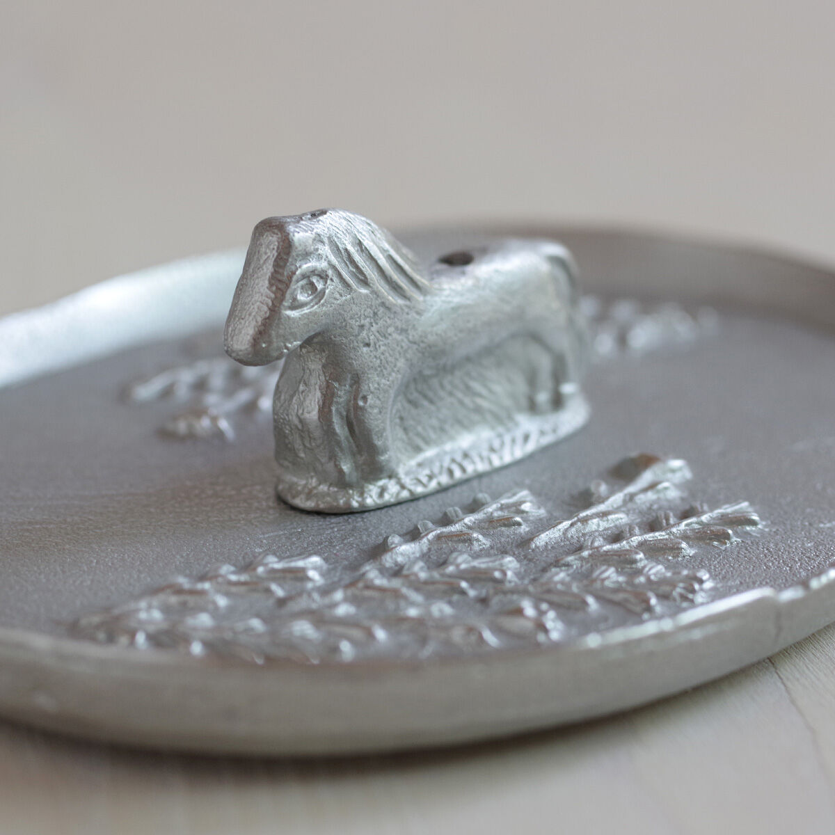 バラの香立て　4点セット　陶器 バラの香立て 4点セット 陶器 Amazon｜GRTUFOBA お香立て 4点